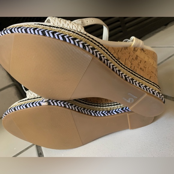 Bella- Vita Sandals. Size 6.5 . New - Picture 7 of 8